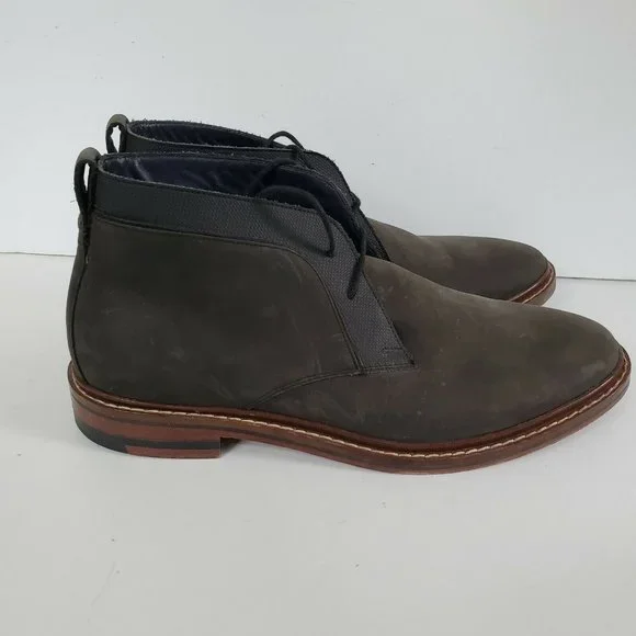 Cole Haan Cambridge Distressed Oiled Brown Leather... | Depop Men’s Cole Haan Cambridge Chukka, dark brown boot. display picture 1